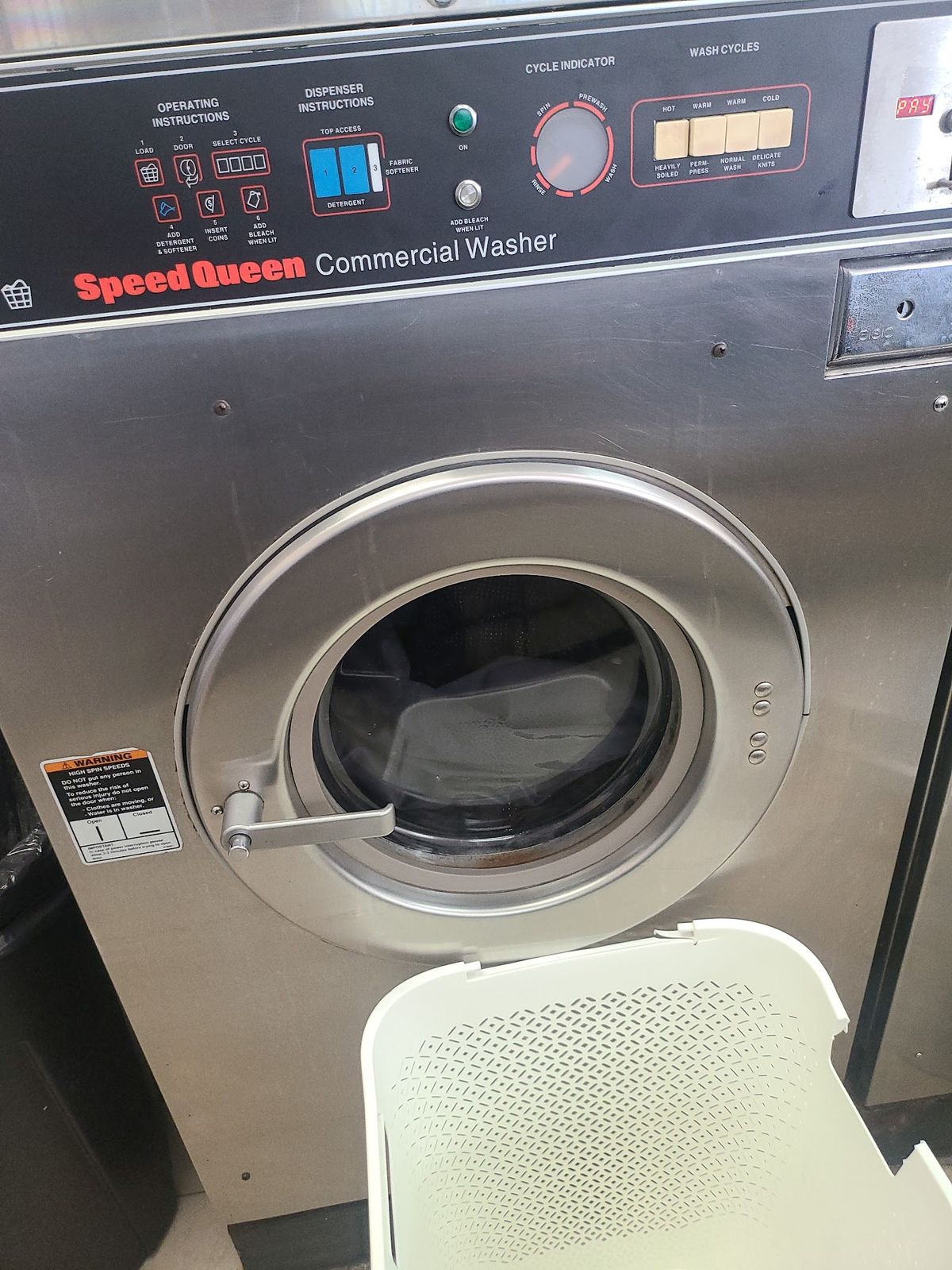 Inside Pearland Washateria